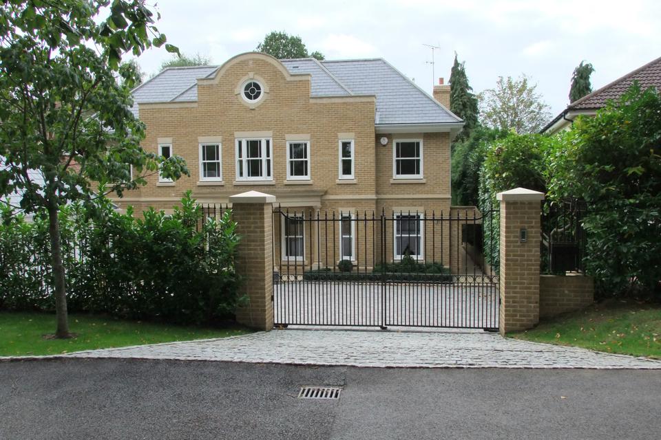 Flat top automated iron gates - Wentworth, Surrey