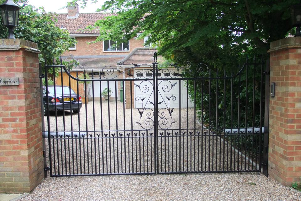 Bespoke design entrance gates - Ringwood