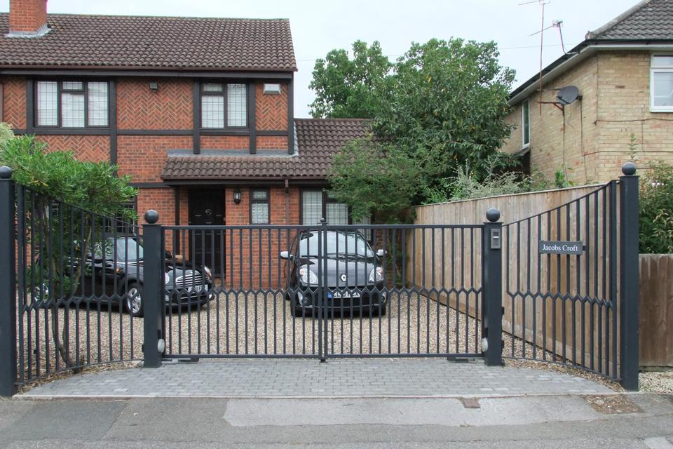 Contemporary gates - Bournemouth