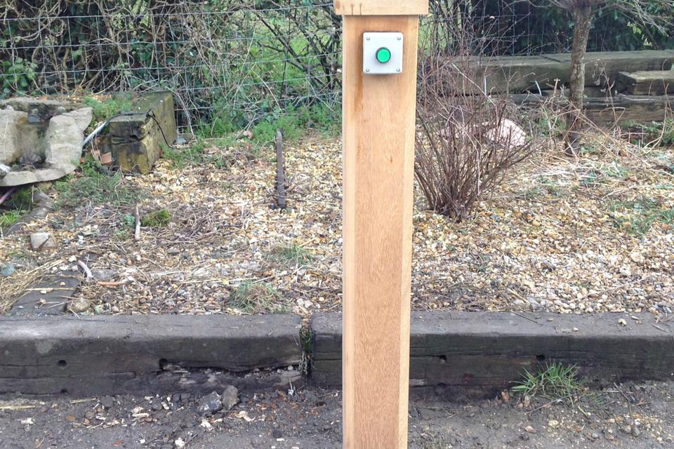 Gate access button - Cadnam